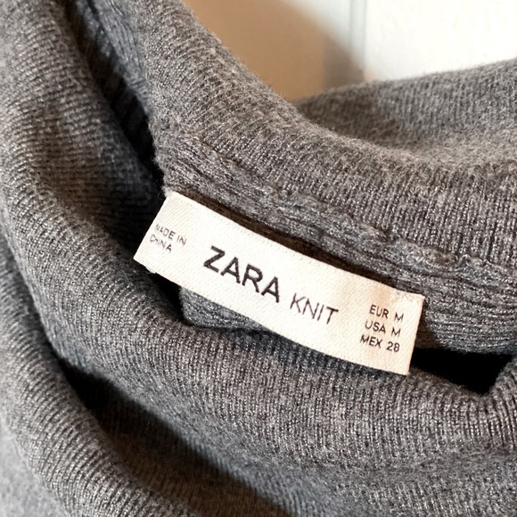 Off-the-Shoulder Zara Knit - Picture 3 of 5